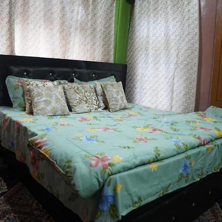 Wani Guest House Gulmarg Exteriér fotografie