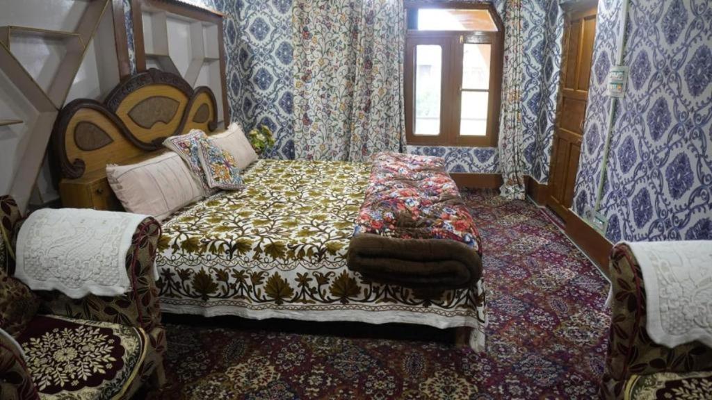 Wani Guest House Gulmarg Exteriér fotografie